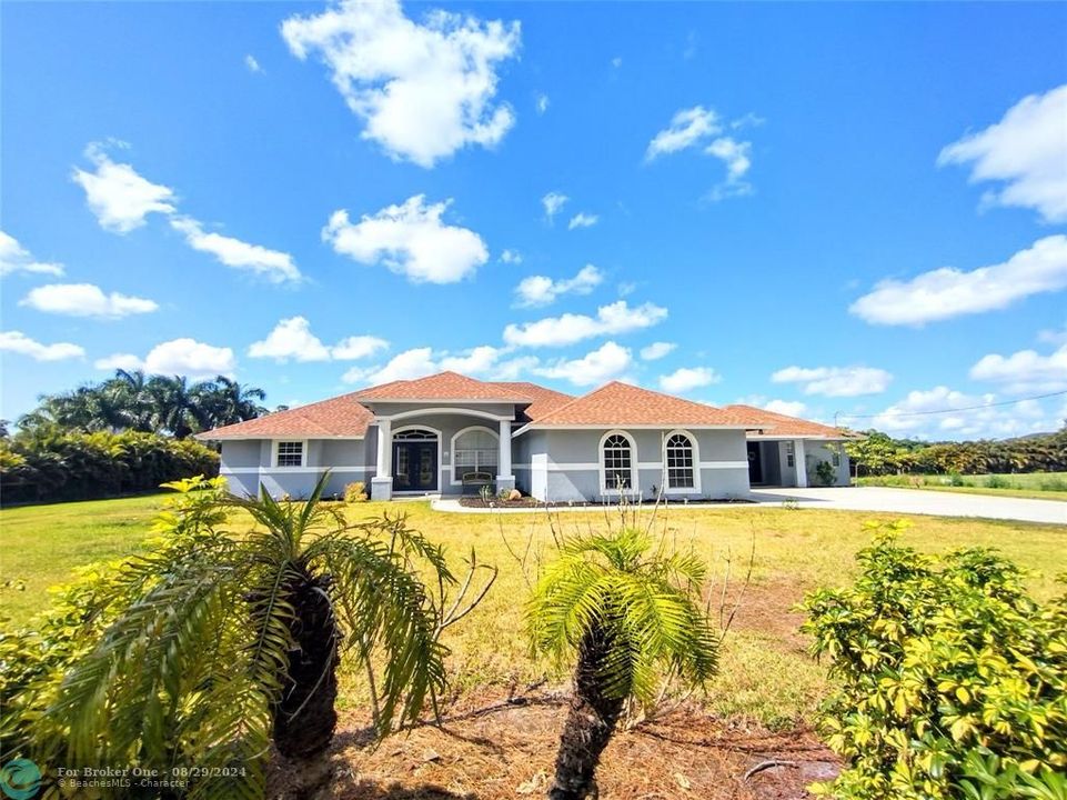 Active With Contract: $795,000 (5 beds, 3 baths, 2641 Square Feet)