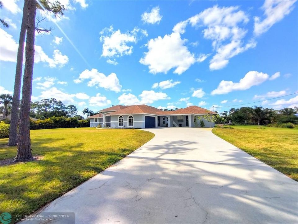 Active With Contract: $795,000 (5 beds, 3 baths, 2641 Square Feet)