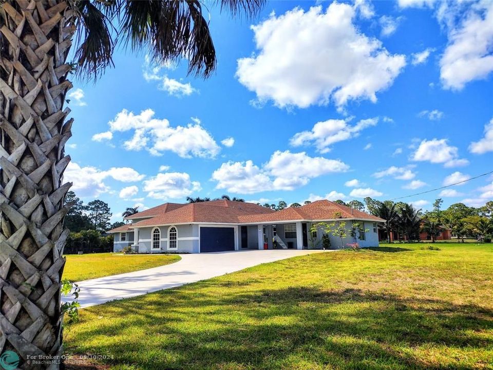 Active With Contract: $795,000 (5 beds, 3 baths, 2641 Square Feet)