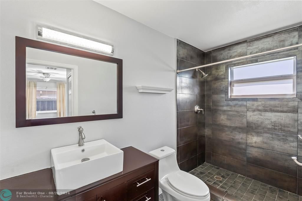 Active With Contract: $3,600 (3 beds, 2 baths, 1297 Square Feet)