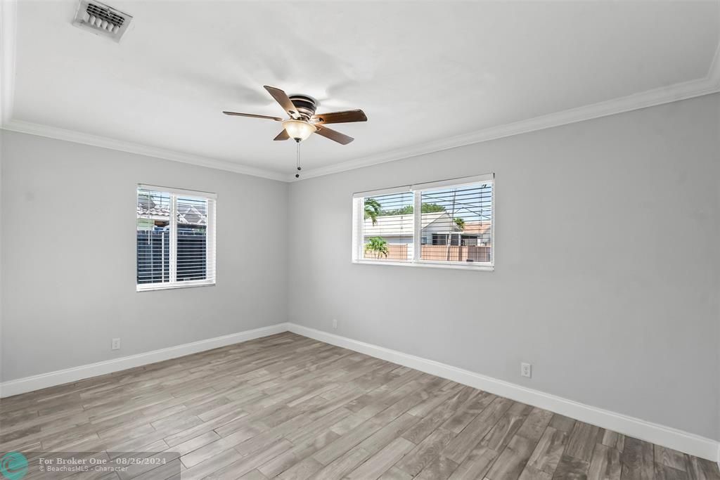 Active With Contract: $3,600 (3 beds, 2 baths, 1297 Square Feet)