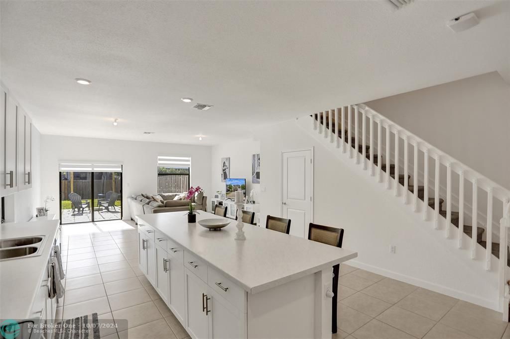 Active With Contract: $3,100 (3 beds, 2 baths, 1772 Square Feet)