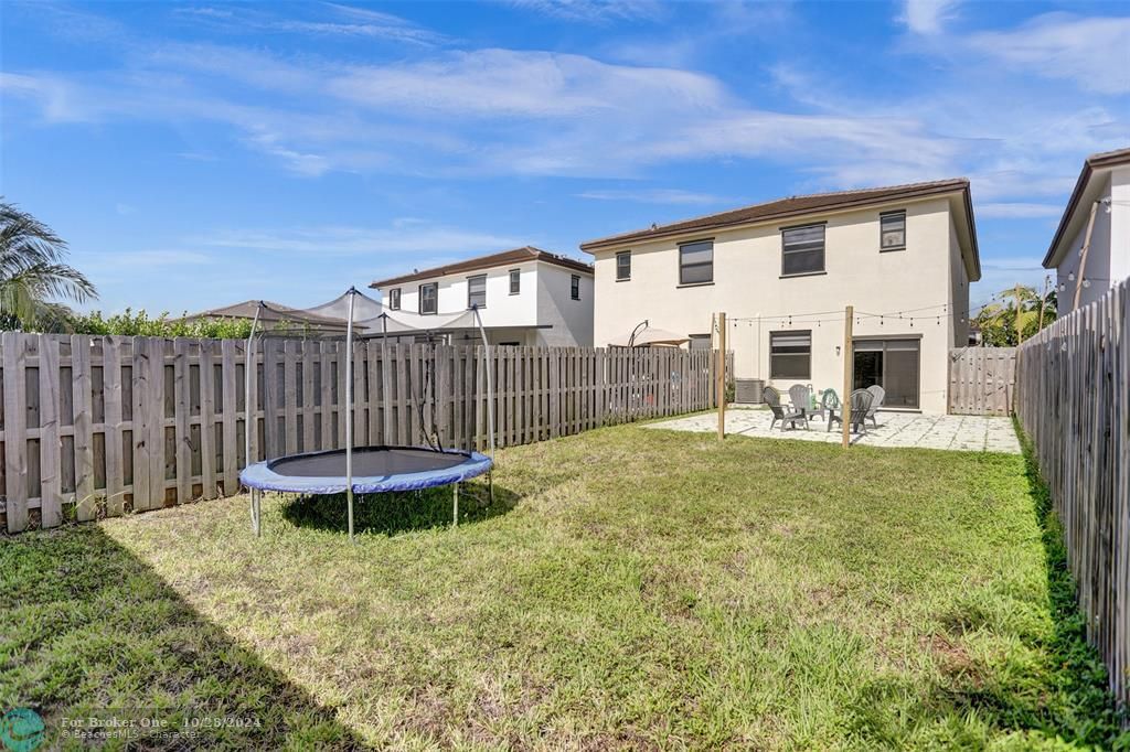 Active With Contract: $3,100 (3 beds, 2 baths, 1772 Square Feet)