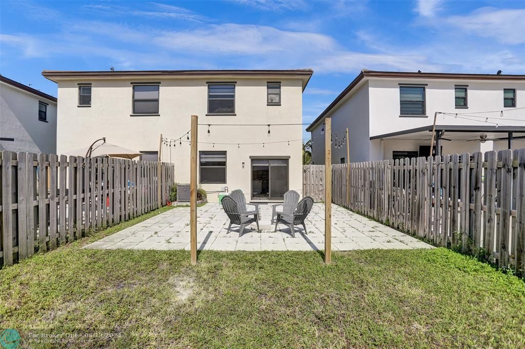 Active With Contract: $3,100 (3 beds, 2 baths, 1772 Square Feet)