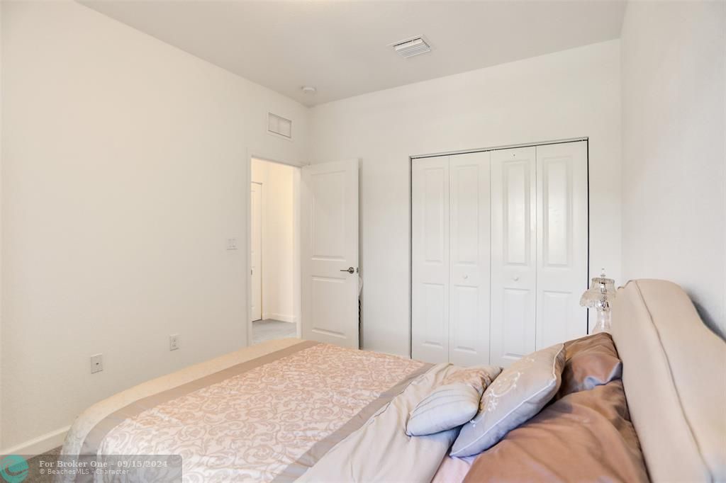 Active With Contract: $3,100 (3 beds, 2 baths, 1772 Square Feet)