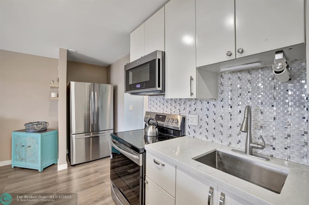 Active With Contract: $168,000 (1 beds, 1 baths, 600 Square Feet)