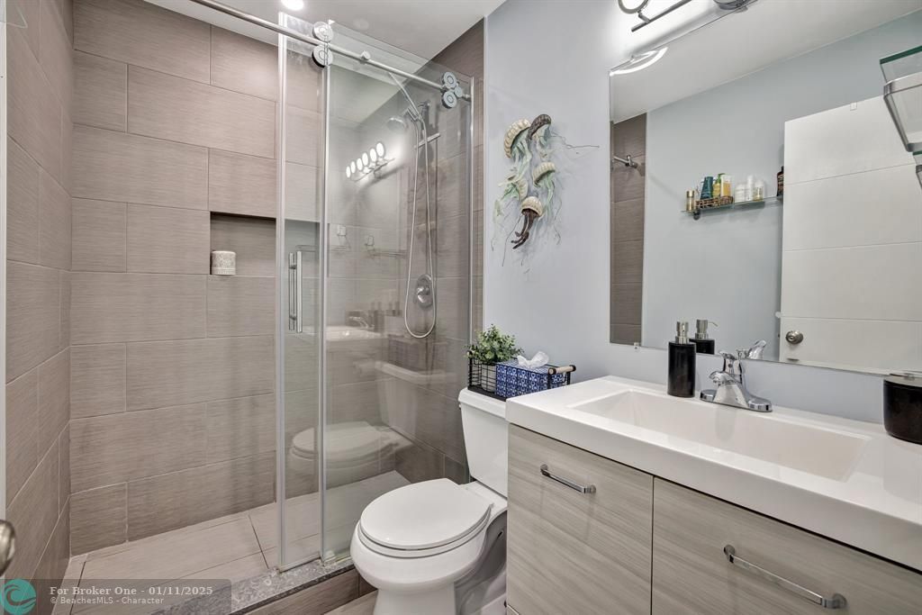 Active With Contract: $168,000 (1 beds, 1 baths, 600 Square Feet)