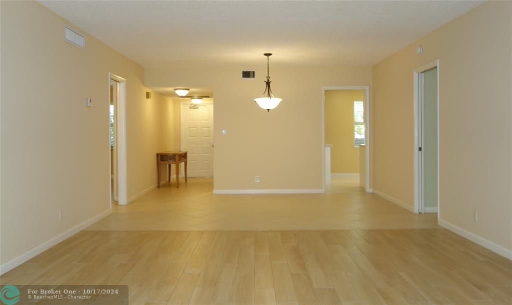 For Sale: $369,900 (3 beds, 2 baths, 1630 Square Feet)