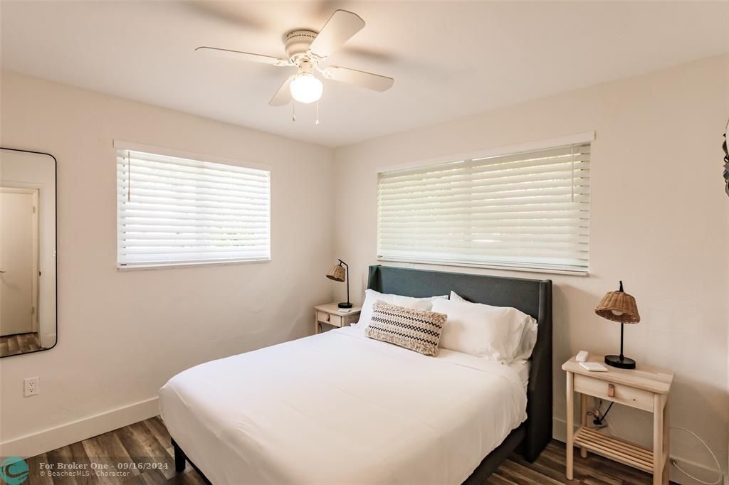 Active With Contract: $2,400 (2 beds, 1 baths, 850 Square Feet)