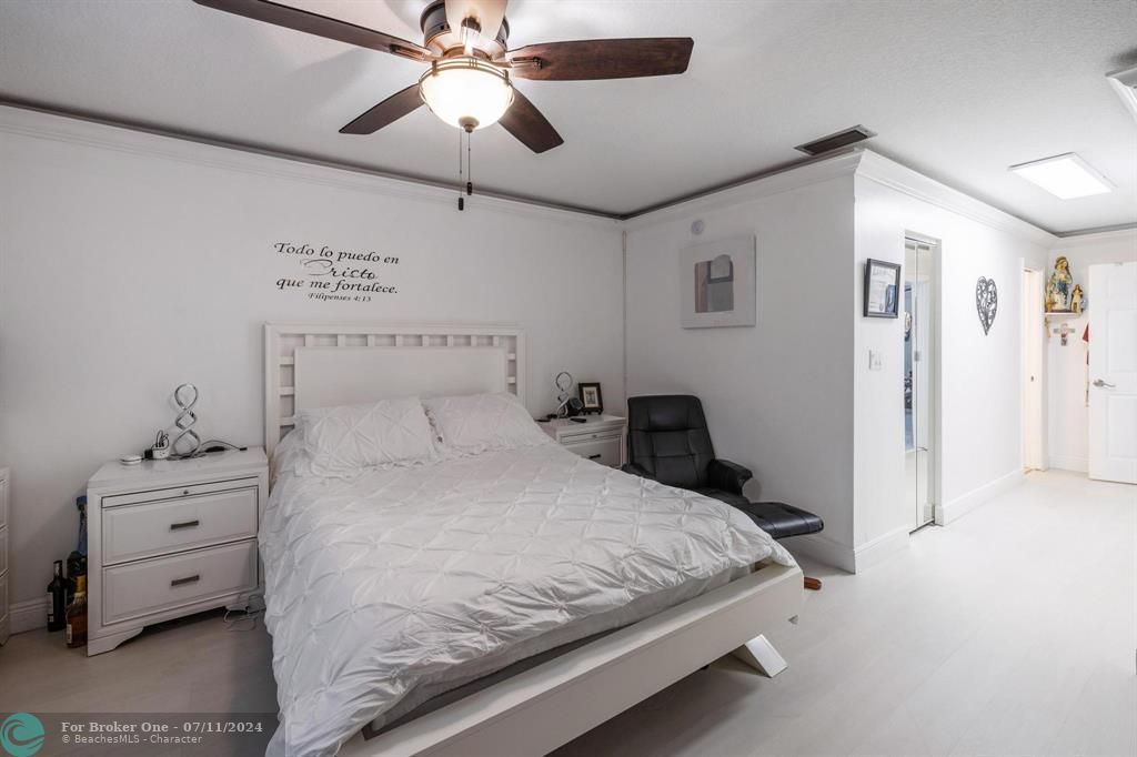 For Sale: $385,000 (3 beds, 2 baths, 1320 Square Feet)