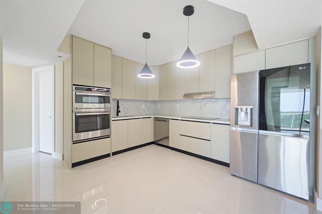 For Sale: $649,000 (2 beds, 2 baths, 1560 Square Feet)