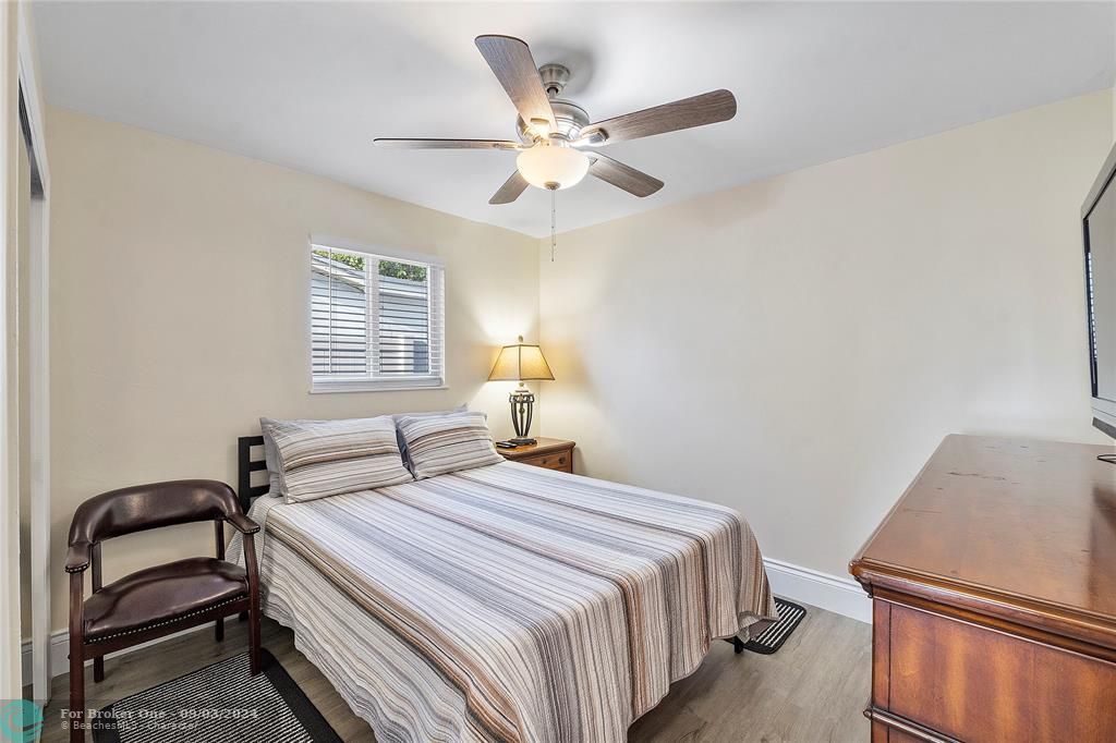 For Sale: $2,300 (2 beds, 1 baths, 875 Square Feet)