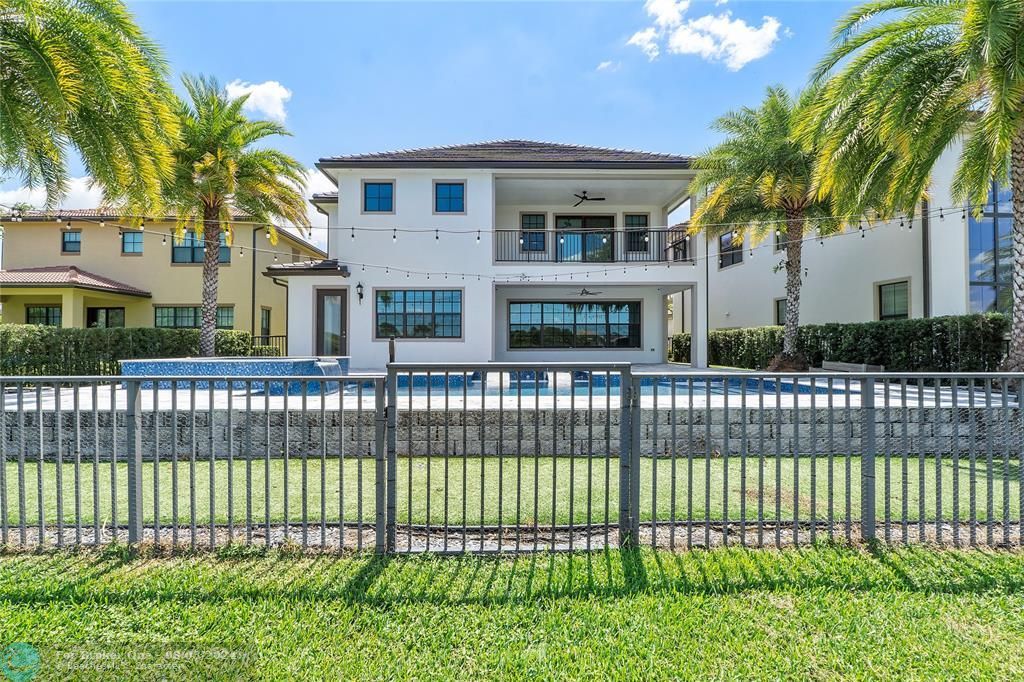 Active With Contract: $8,500 (5 beds, 5 baths, 4019 Square Feet)