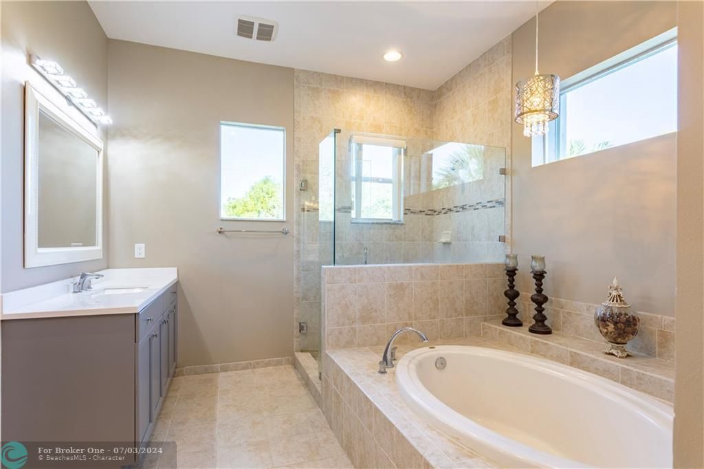 Active With Contract: $7,200 (4 beds, 3 baths, 3553 Square Feet)