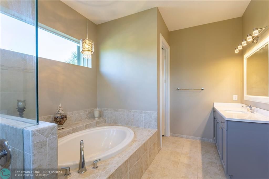 Active With Contract: $7,200 (4 beds, 3 baths, 3553 Square Feet)