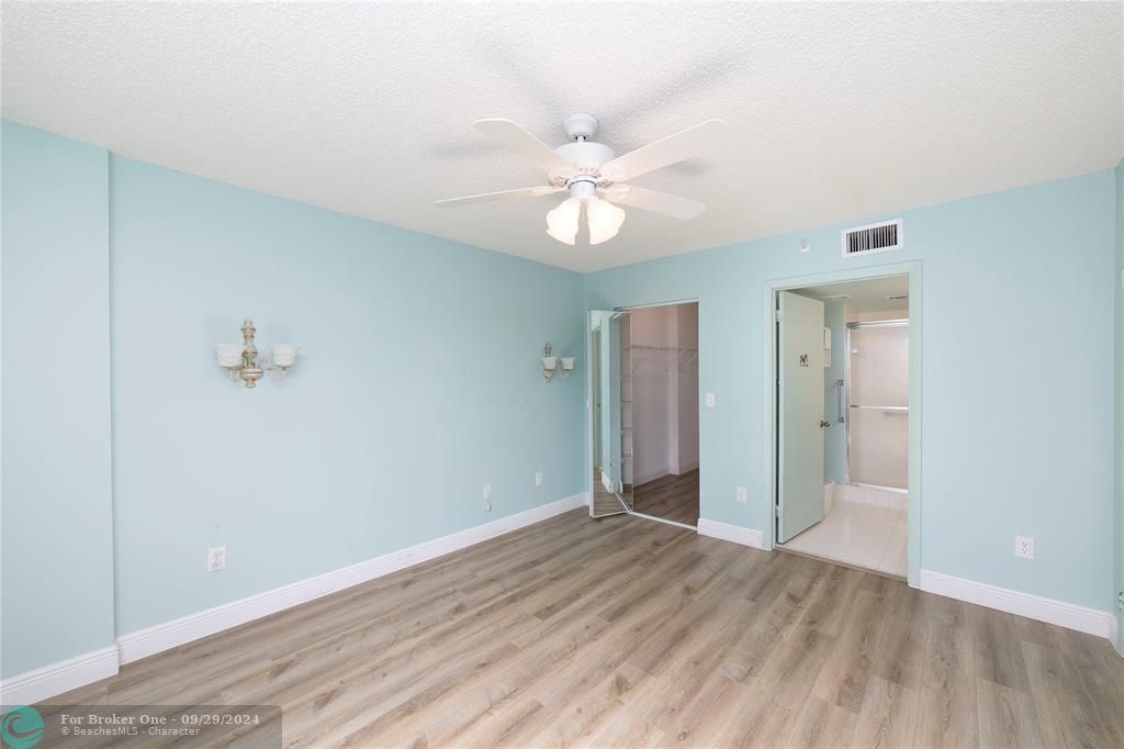 For Sale: $204,000 (2 beds, 2 baths, 1080 Square Feet)