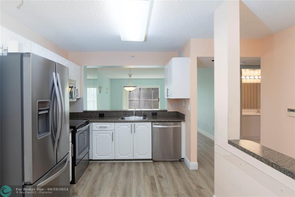 For Sale: $204,000 (2 beds, 2 baths, 1080 Square Feet)