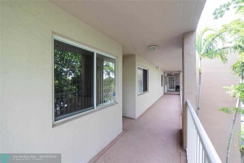 For Sale: $204,000 (2 beds, 2 baths, 1080 Square Feet)