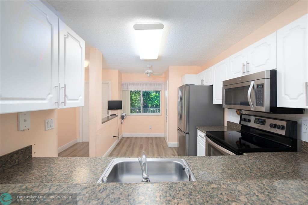 For Sale: $204,000 (2 beds, 2 baths, 1080 Square Feet)