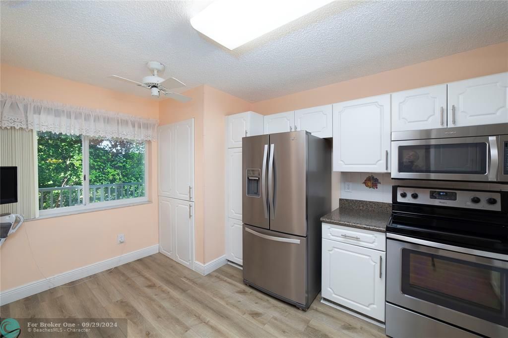 For Sale: $204,000 (2 beds, 2 baths, 1080 Square Feet)