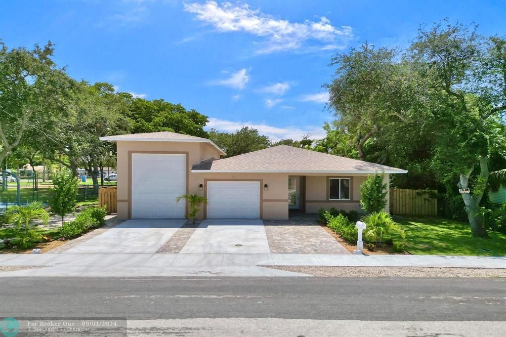 For Sale: $799,000 (3 beds, 3 baths, 1704 Square Feet)