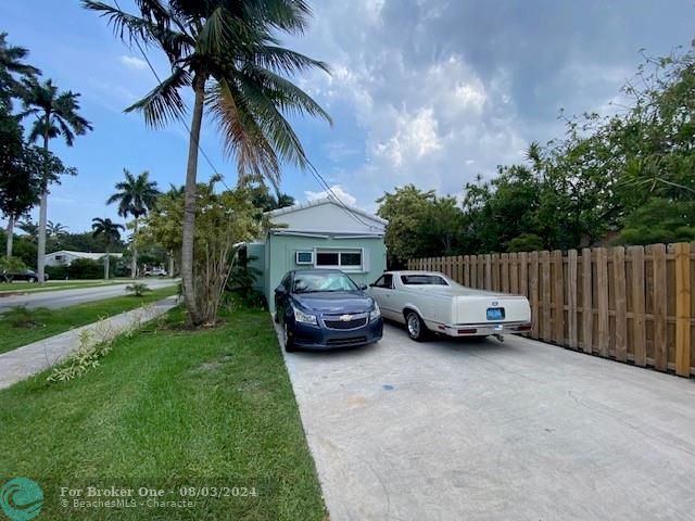 For Sale: $795,000 (3 beds, 3 baths, 1680 Square Feet)