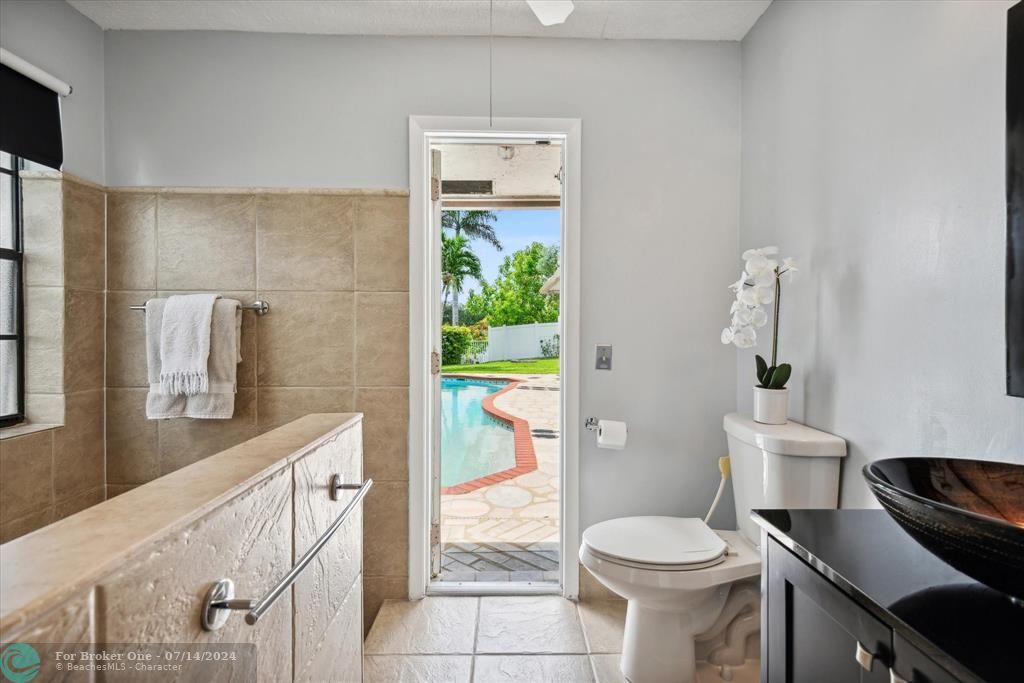Active With Contract: $839,000 (3 beds, 2 baths, 2154 Square Feet)