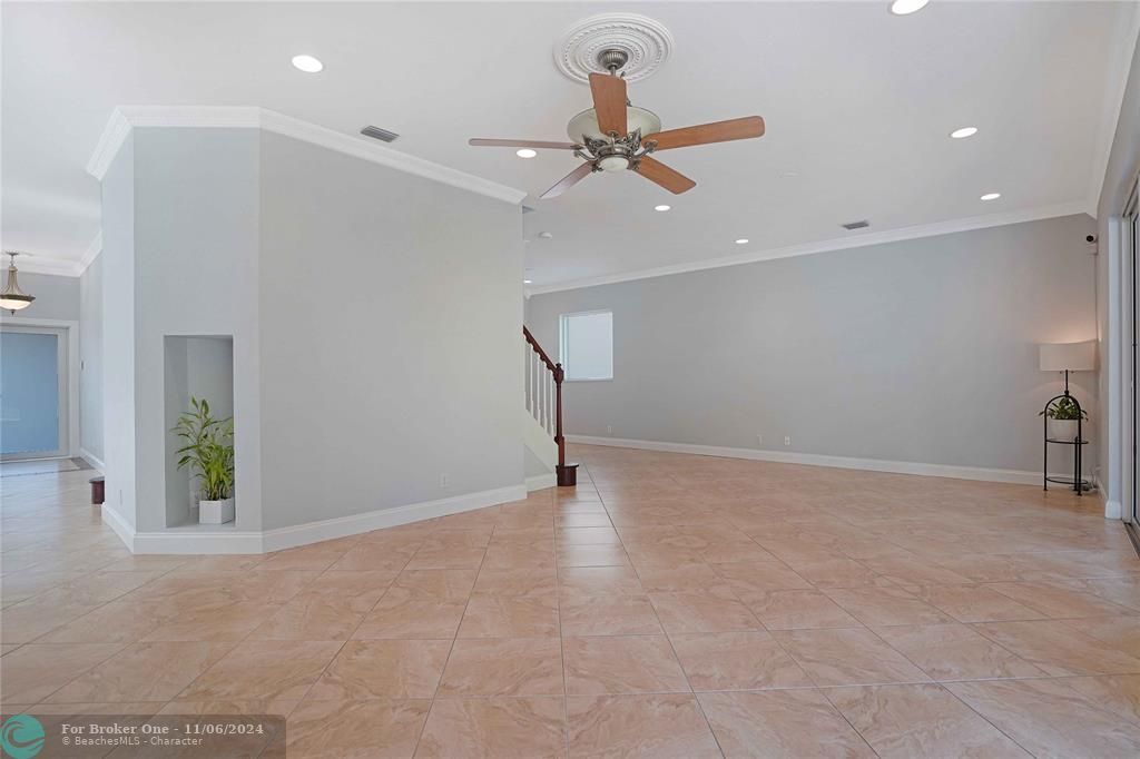 Active With Contract: $4,400 (4 beds, 2 baths, 3120 Square Feet)