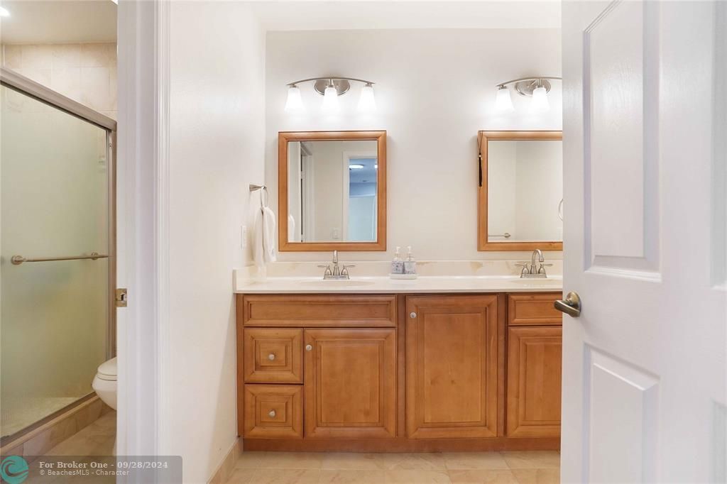 Active With Contract: $4,400 (4 beds, 2 baths, 3120 Square Feet)