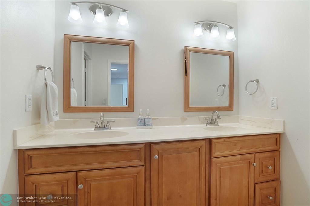 Active With Contract: $4,400 (4 beds, 2 baths, 3120 Square Feet)