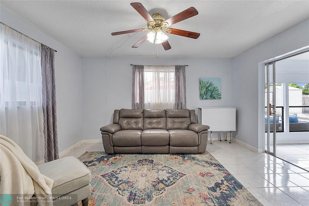 Recently Sold: $500,000 (3 beds, 2 baths, 1848 Square Feet)