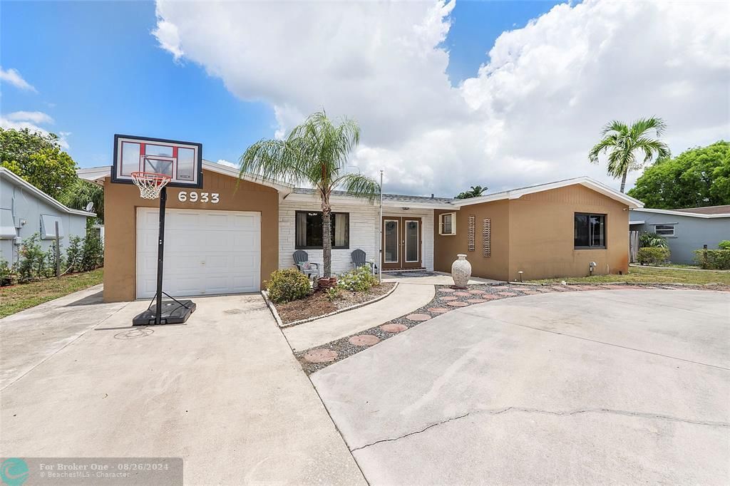 Recently Sold: $500,000 (3 beds, 2 baths, 1848 Square Feet)