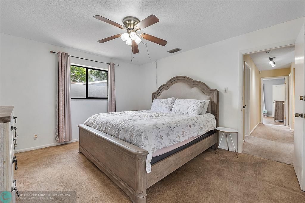 Recently Sold: $500,000 (3 beds, 2 baths, 1848 Square Feet)