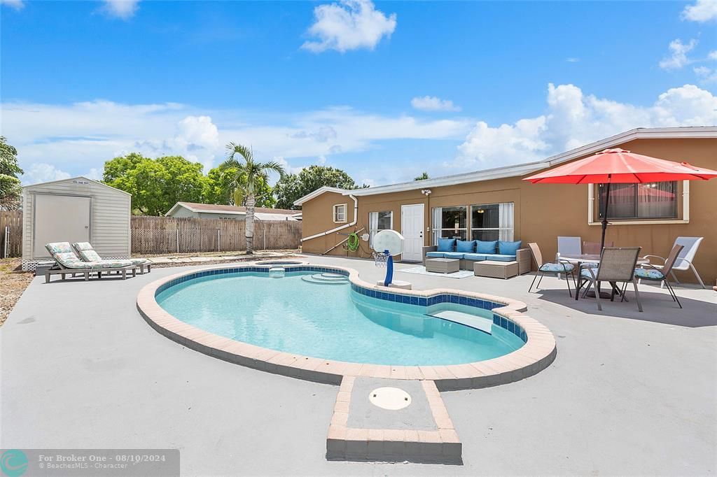 Recently Sold: $500,000 (3 beds, 2 baths, 1848 Square Feet)