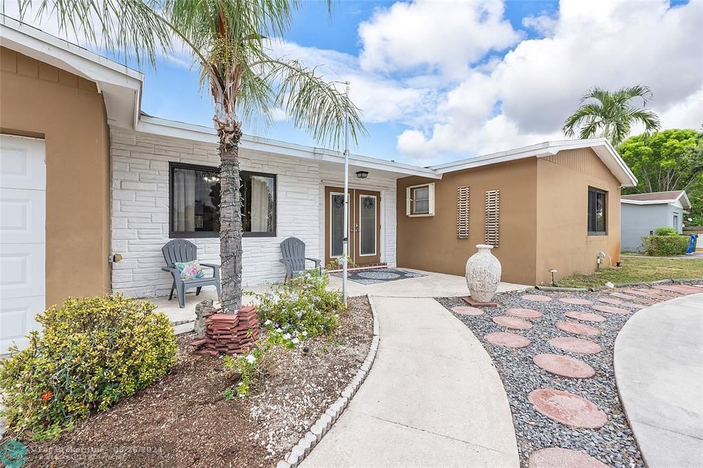 Recently Sold: $500,000 (3 beds, 2 baths, 1848 Square Feet)