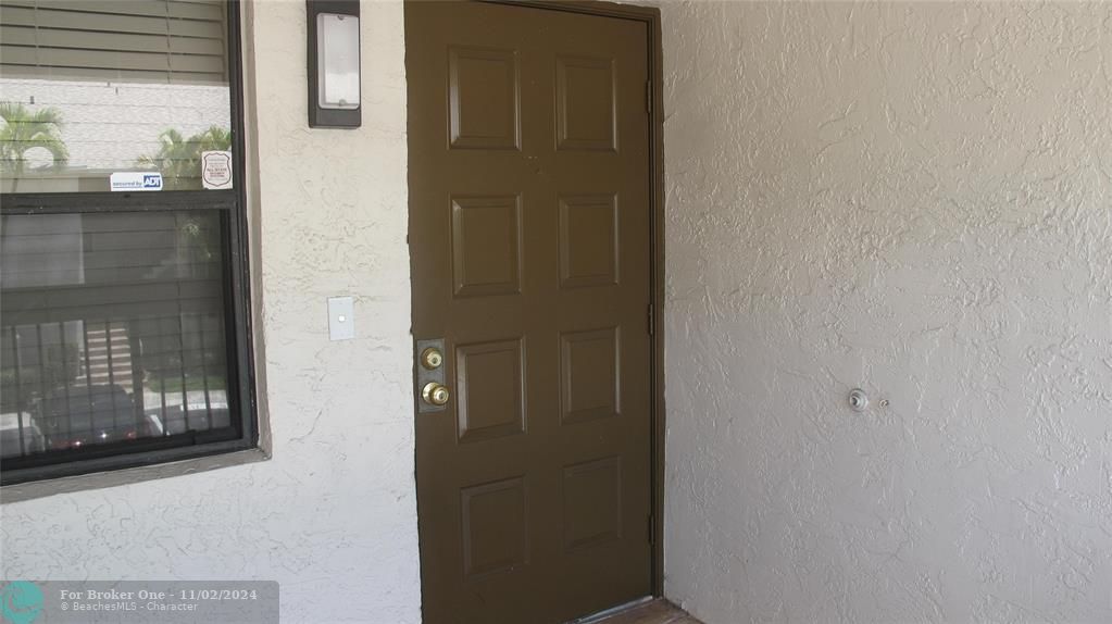 For Rent: $2,100 (2 beds, 2 baths, 1100 Square Feet)