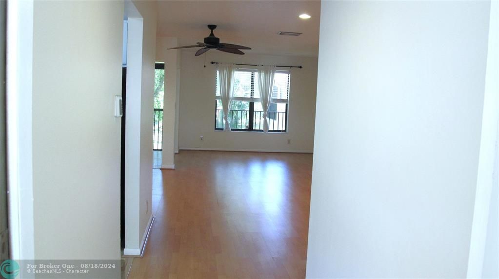 For Rent: $2,100 (2 beds, 2 baths, 1100 Square Feet)