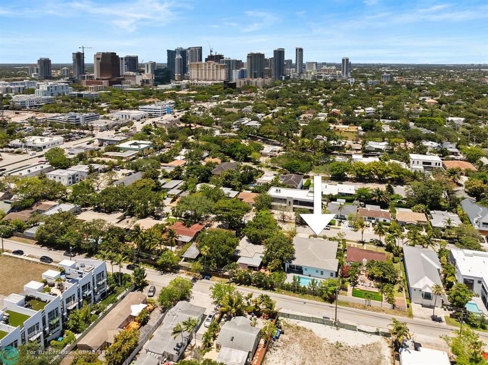 Active With Contract: $2,200,000 (4 beds, 4 baths, 3244 Square Feet)