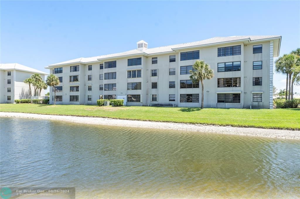 Active With Contract: $298,900 (2 beds, 2 baths, 1385 Square Feet)