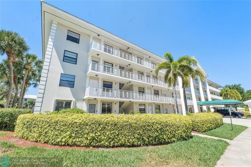 Active With Contract: $298,900 (2 beds, 2 baths, 1385 Square Feet)