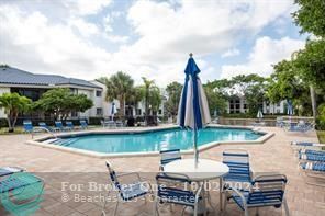 Active With Contract: $327,000 (2 beds, 2 baths, 1122 Square Feet)