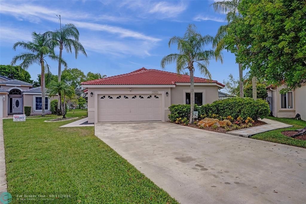 Recently Sold: $714,999 (3 beds, 2 baths, 1914 Square Feet)