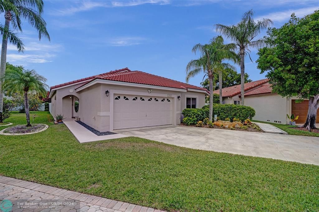 Recently Sold: $714,999 (3 beds, 2 baths, 1914 Square Feet)