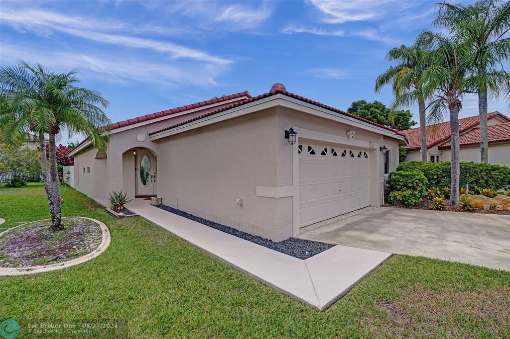 Recently Sold: $714,999 (3 beds, 2 baths, 1914 Square Feet)