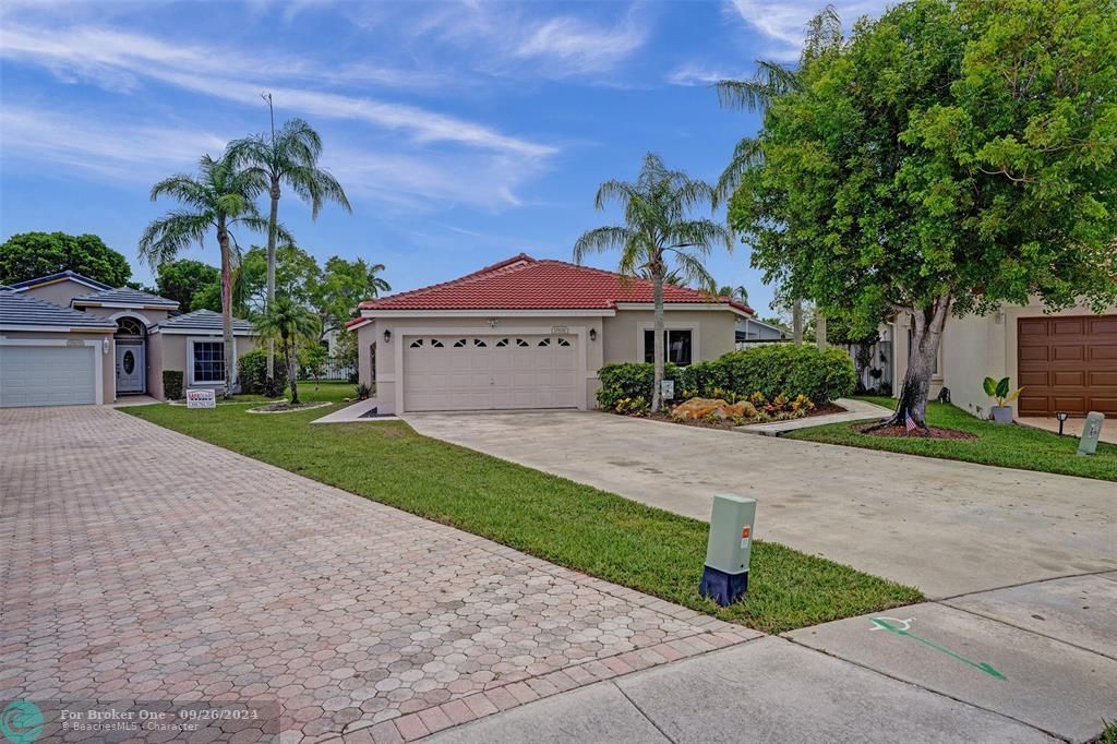 Recently Sold: $714,999 (3 beds, 2 baths, 1914 Square Feet)