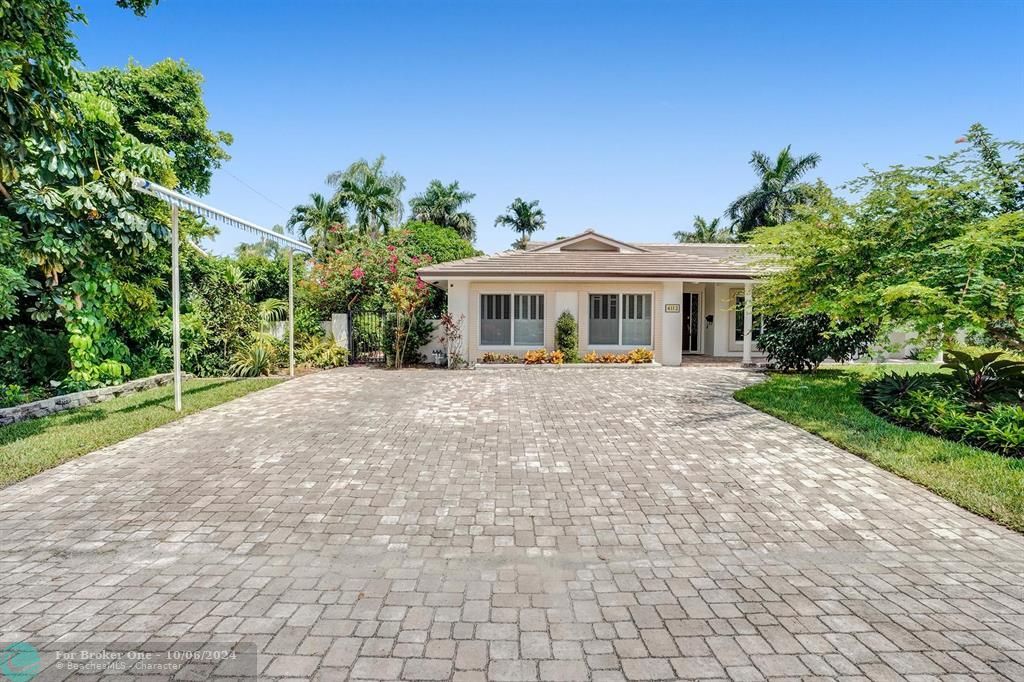 For Sale: $1,250,000 (5 beds, 3 baths, 2385 Square Feet)