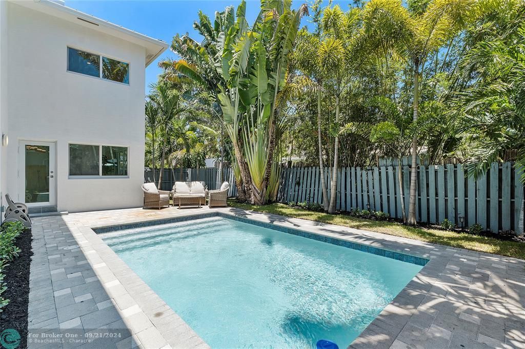 Recently Sold: $1,399,999 (4 beds, 3 baths, 2540 Square Feet)