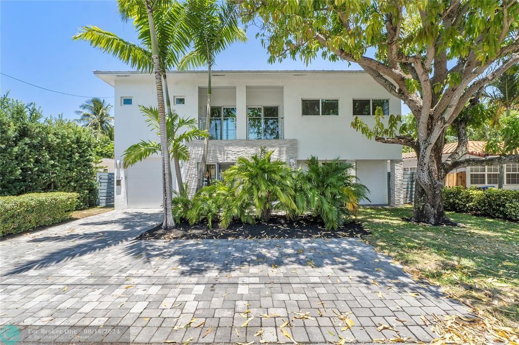 Recently Sold: $1,399,999 (4 beds, 3 baths, 2540 Square Feet)