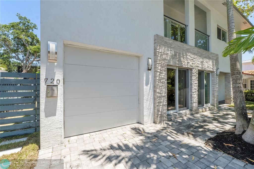 Recently Sold: $1,399,999 (4 beds, 3 baths, 2540 Square Feet)