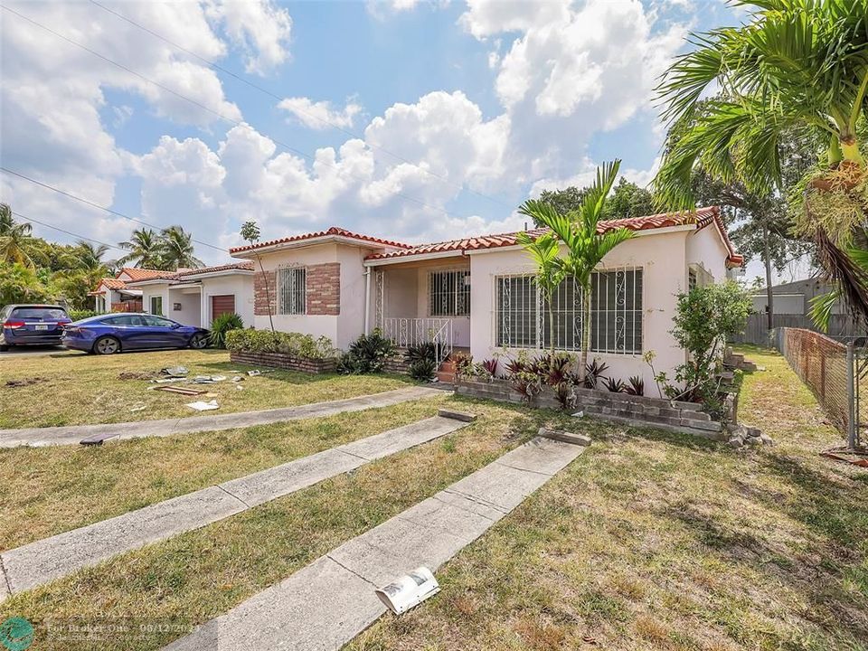 Activo con contrato: $624,900 (3 camas, 1 baños, 1297 Pies cuadrados)